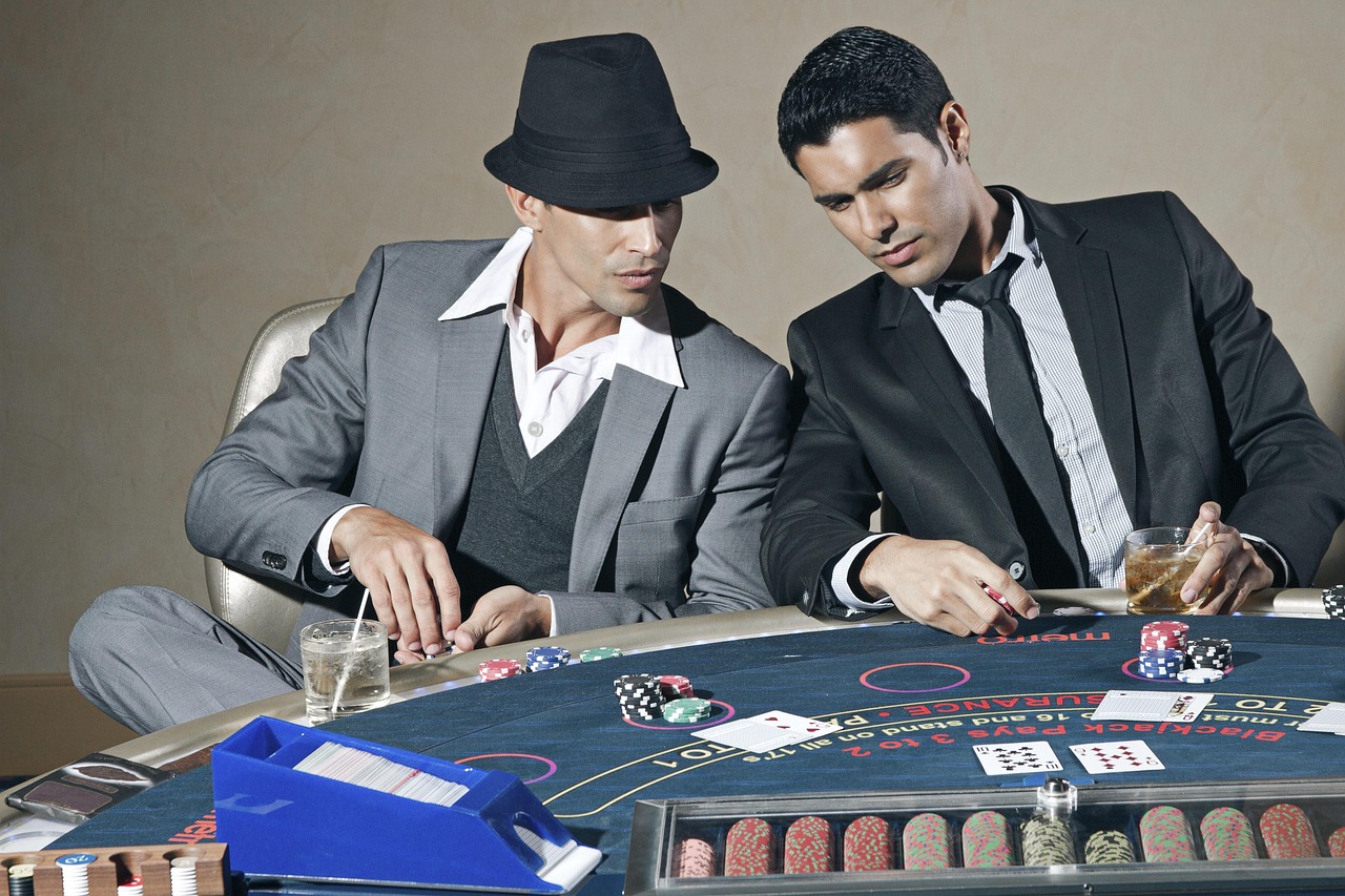 The Real Odds: Decoding RNGs, House Edge, and Smart Play in iGaming